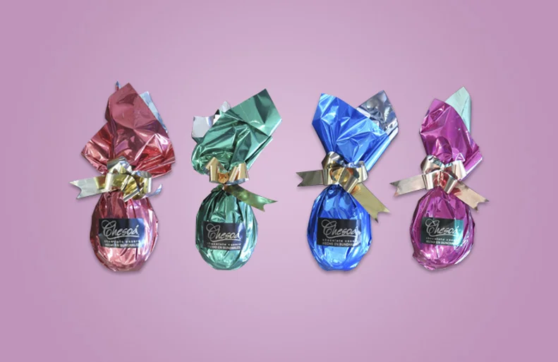 Chocolates Chesoa presentados en huevos de pascua y figuras.