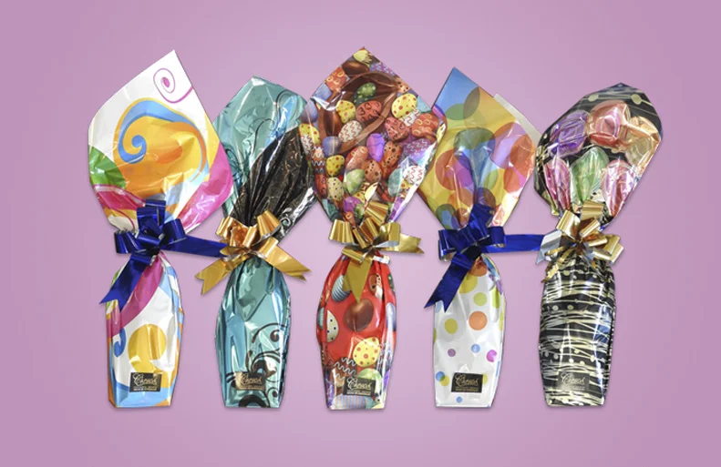 Chocolates Chesoa presentados en huevos de pascua y figuras.